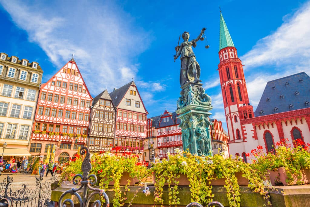 Frankfurt skyline at sunset, representing one of the cities where income and salary levels are shaped by tax brackets Germany applies nationwide.